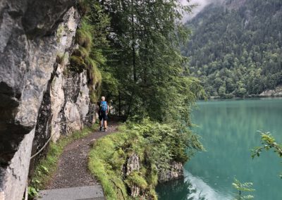 Wanderweg am Klöntaler See